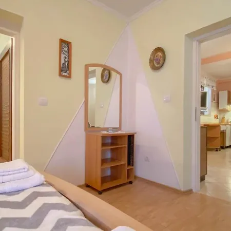 Apartment Pjero *