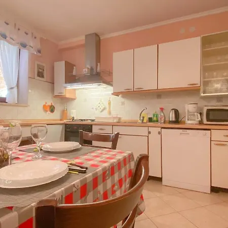 Pjero Apartment *